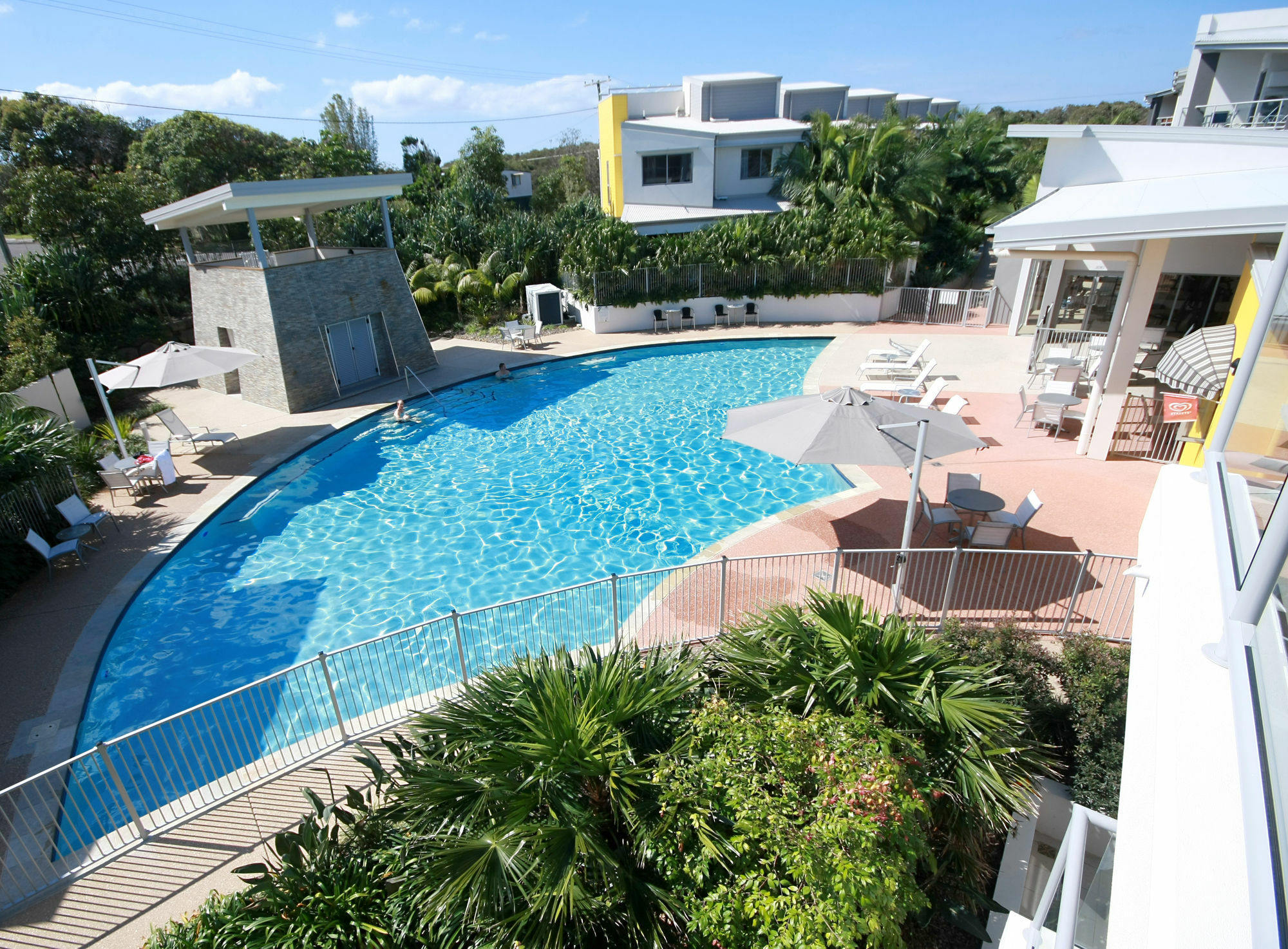 Coolum At The Beach Aparthotel Coolum Beach Exterior foto